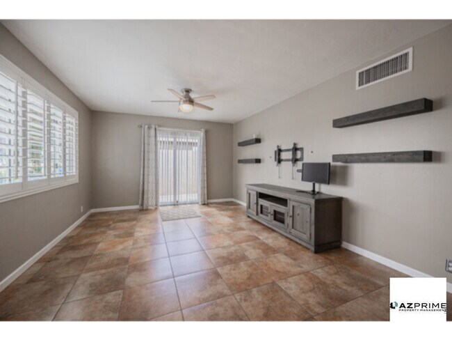 Foto del edificio - Lovely 3/2 Phoenix House with Backyard Oasis!