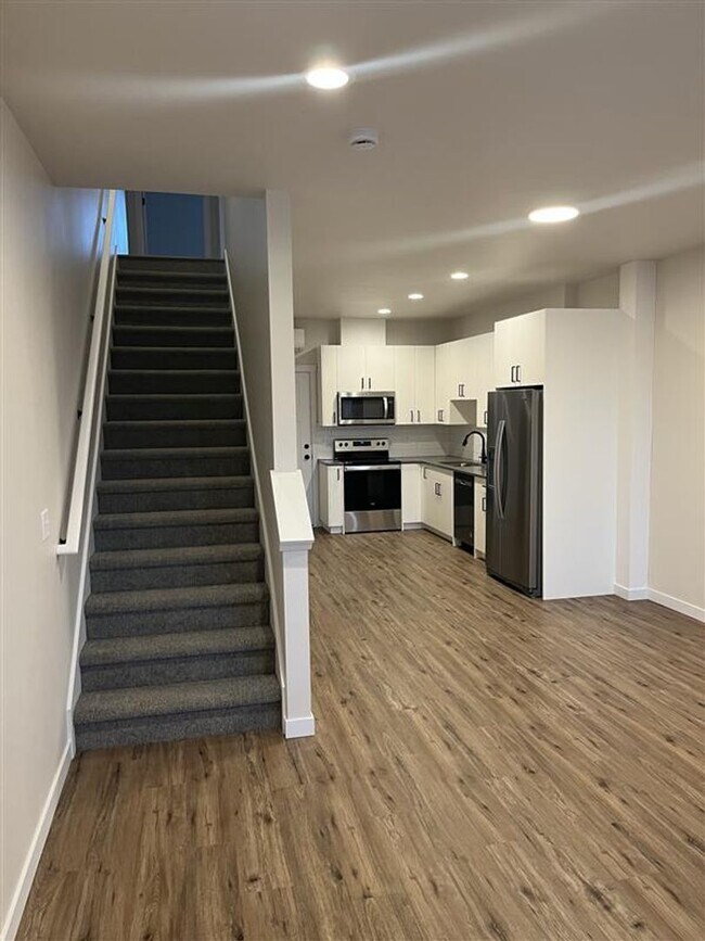 Building Photo - 2229 DeJong Dr