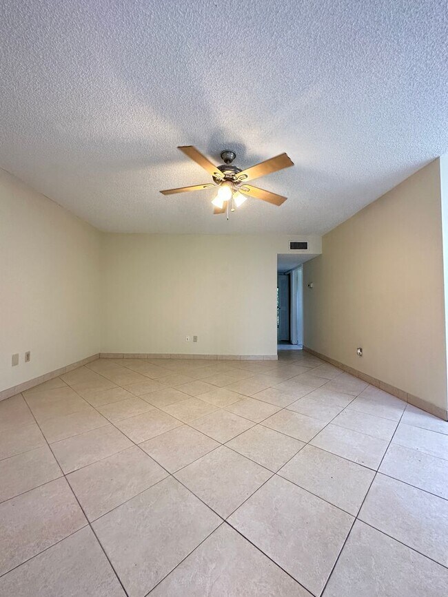 Foto del edificio - 11722 Raintree Lake Ln