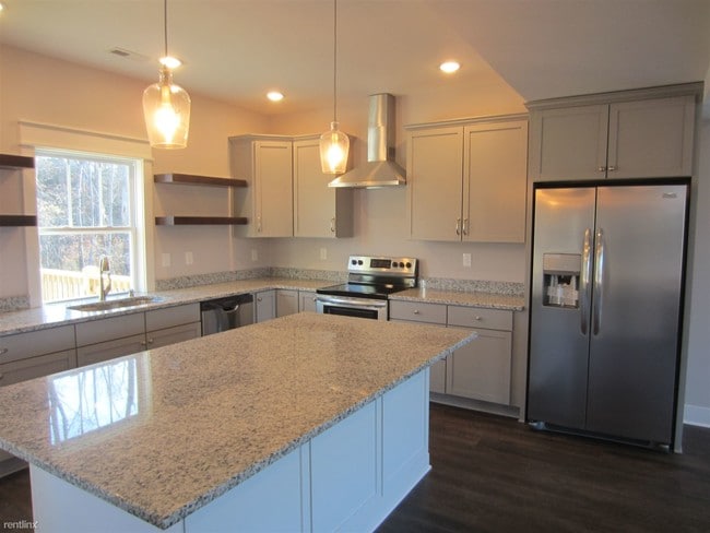 Building Photo - 3 br, 2.5 bath House - 4309 Ginkgo