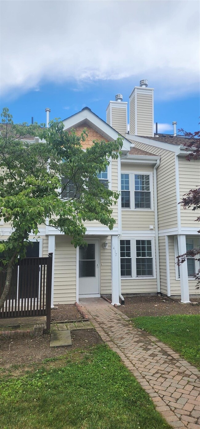 Building Photo - 1417 Whispering Hills Dr
