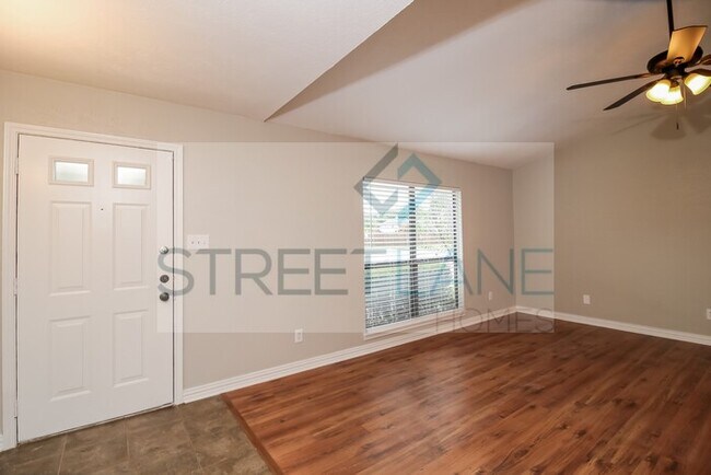 Building Photo - REDUCED!