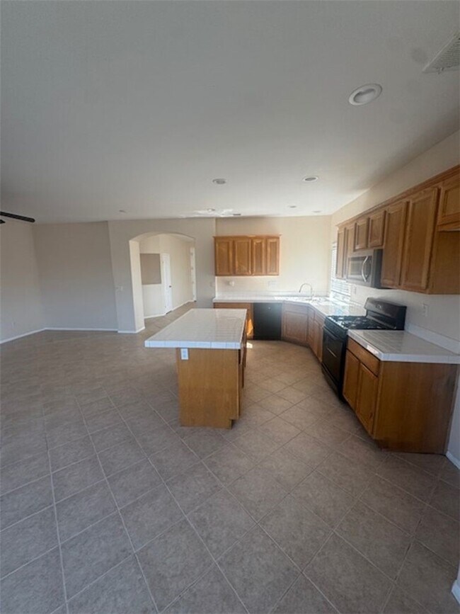 Foto del edificio - 3385 Claremont St