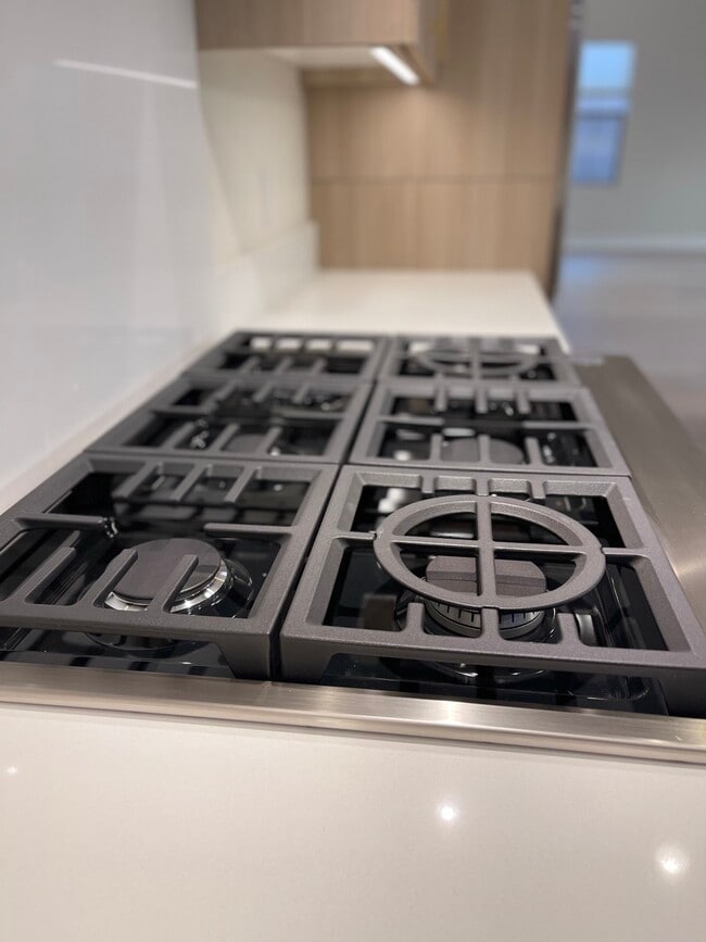 Building Photo - 114 Parakeet