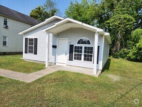 Building Photo - 1023 Butlers Ln