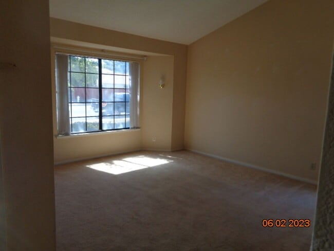 Building Photo - 6122 Vanden Rd