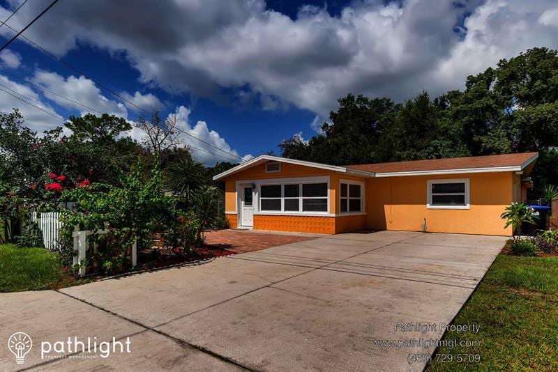 Primary Photo - 5427 Blue Grass St, Orlando, FL, 32810
