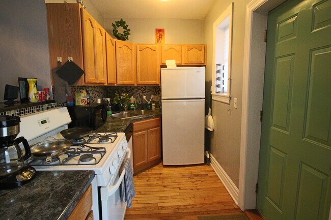 Foto del edificio - 8725 W Higgins Rd