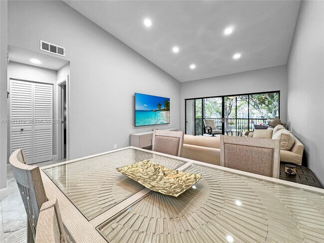 Foto del edificio - 1977 SW 15th St