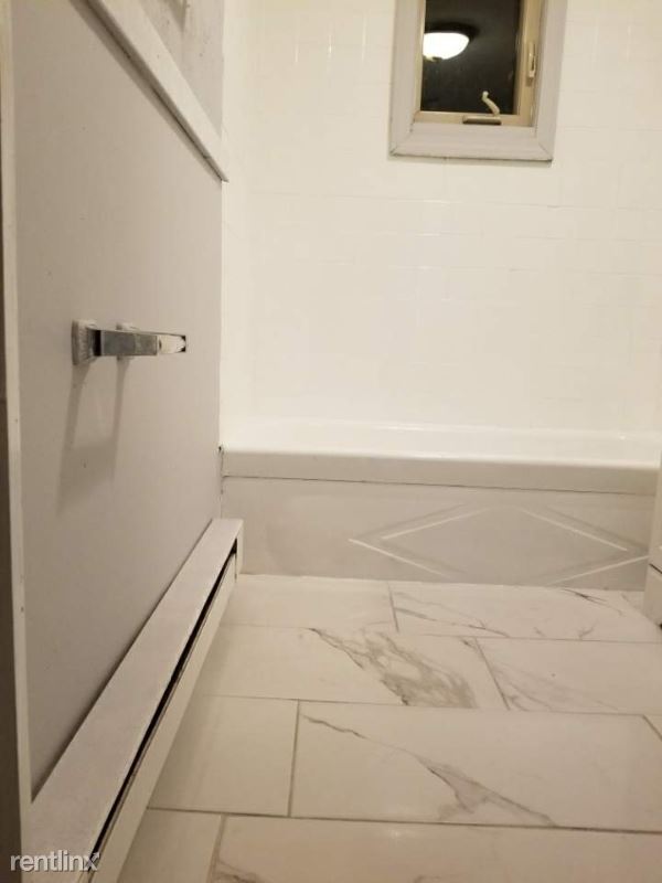 Building Photo - 2 br, 1 bath Apartment - Liberty St 2 Unit 2