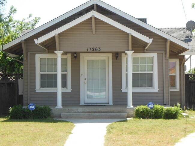 Foto del edificio - 3 Bedroom / 1 Bath House