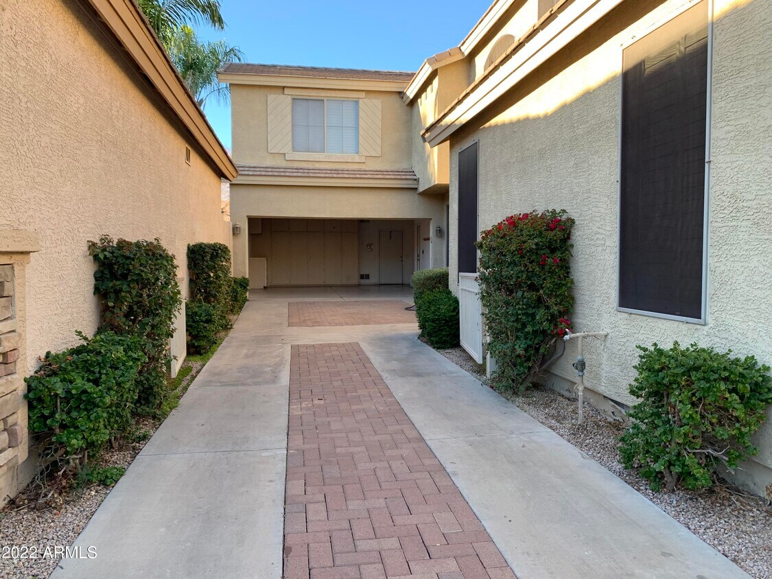 Primary Photo - 1144 N Cholla St