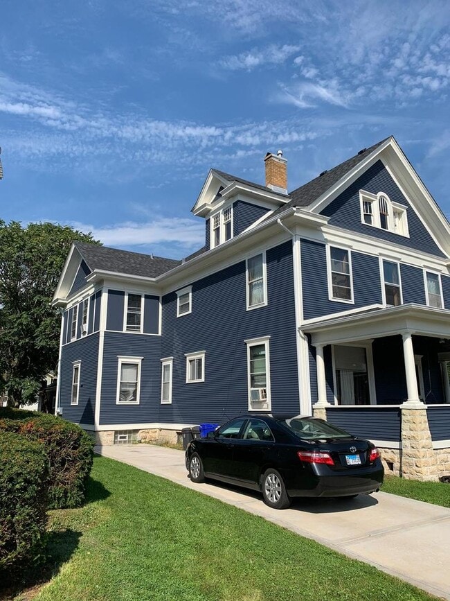 Building Photo - 355 W New York St