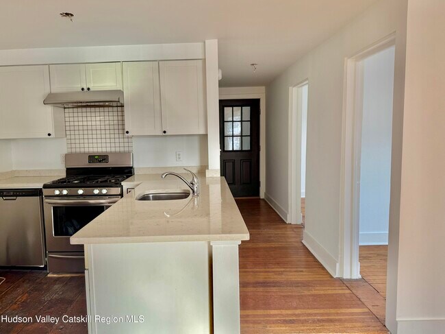 Foto del edificio - 624 Warren St