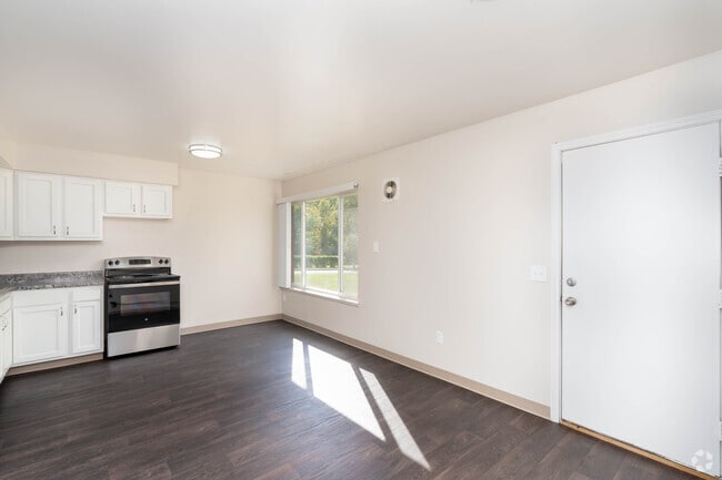 3BR,1BA -1,300SF - Dinning - Park Avenue West Apartments