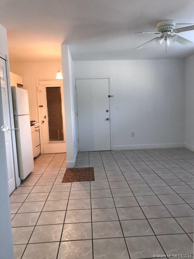 Building Photo - 7901 SW 64th Ave