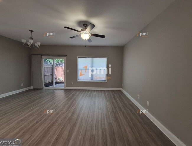 Building Photo - 53 Towne Club Dr
