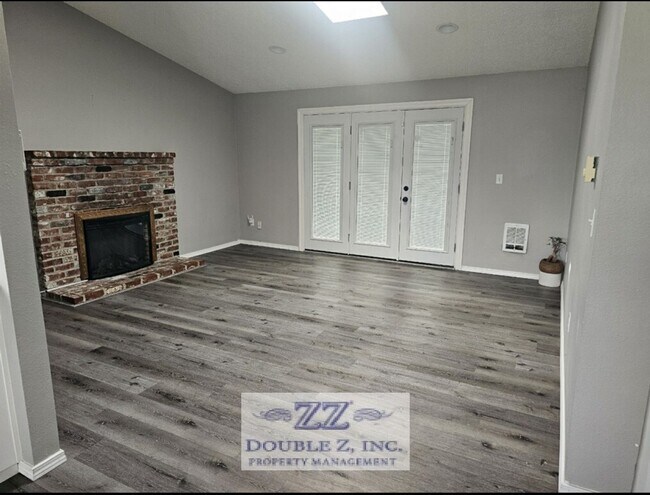 Building Photo - Fantastic 3 bdrm Rambler with Community Sw...