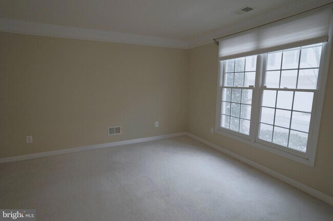 Foto del edificio - 1609 Leeds Castle Dr