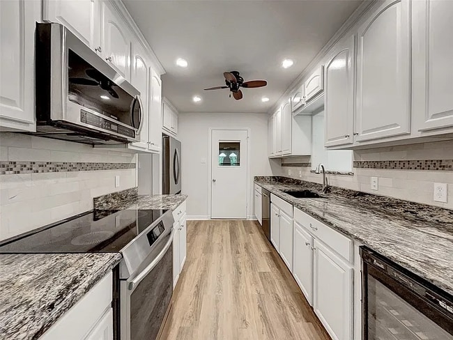 Building Photo - 919 Bower Dr