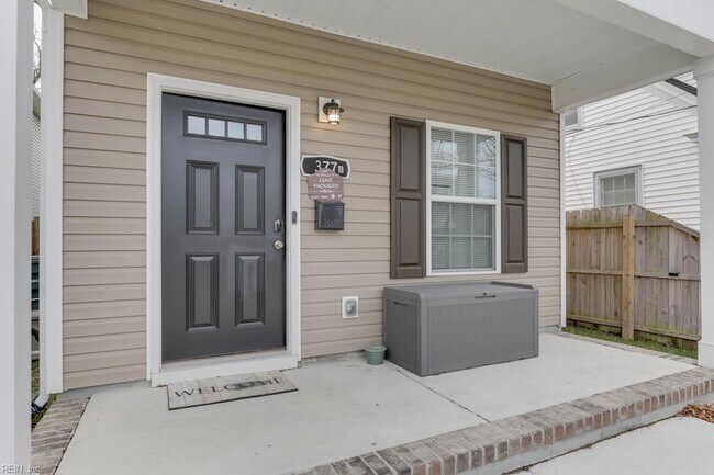 Foto del edificio - 377 Leeland Ave