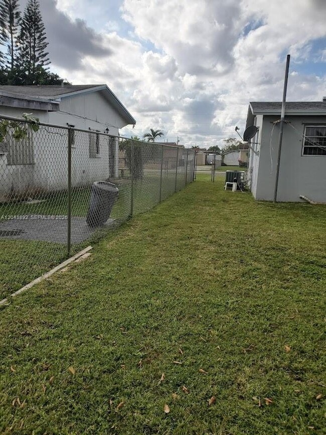 Foto del edificio - 14721 SW 104th Ave