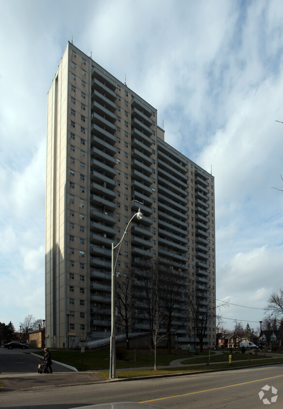 Building Photo - High Park Quebec