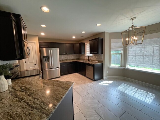 Foto del edificio - Four bedrooms! Cherry Hill Subdivision North