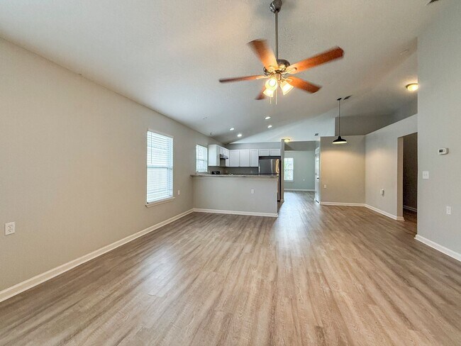 Foto del edificio - Renovated 3BR/2BA Home in Jacksonville, FL | Fenced Yard | Garage | Pets Welcome