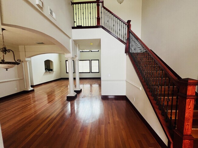 Photo - 2831 Paige Dr House