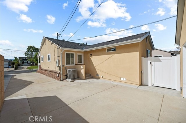 Building Photo - 5305 Carmelynn St