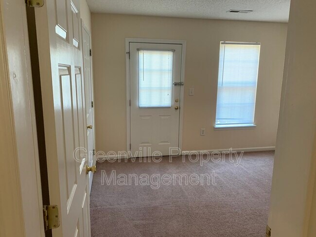 Building Photo - 3005 MacGregor Downs Rd