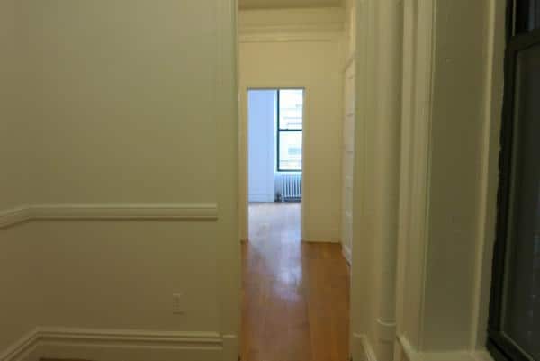 Building Photo - 437 W 36th St