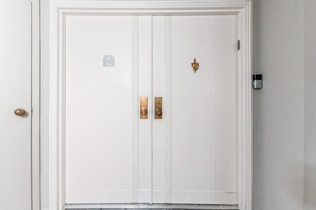 Foto del edificio - 1900 Consulate Pl