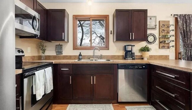 Building Photo - 11816 Highridge Dr