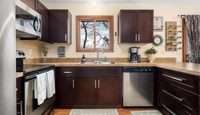Foto del edificio - 11816 Highridge Dr
