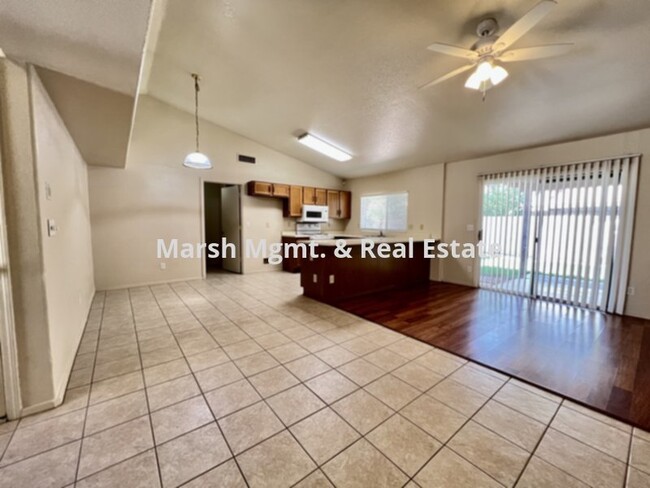 Building Photo - Wonderful 3 bedroom home in Val Vista Lakes!