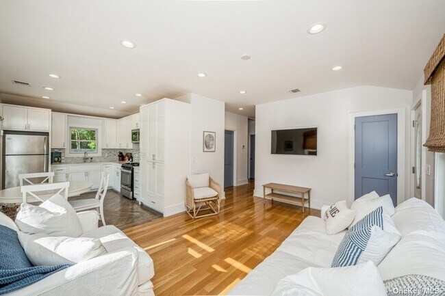 Foto del edificio - 7 Woodridge Rd