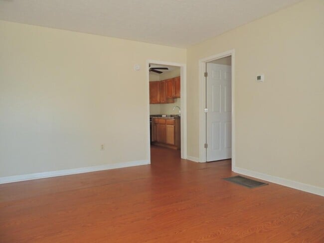 Building Photo - 2884 Blue Ridge Dr