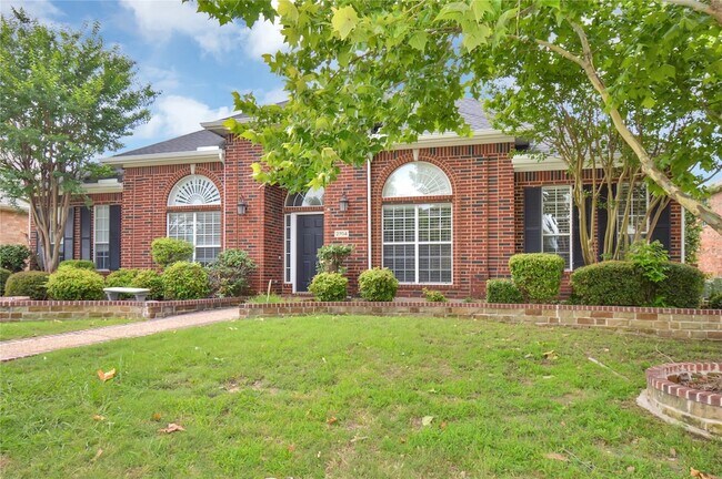 Foto del edificio - 2704 Oakland Hills Dr