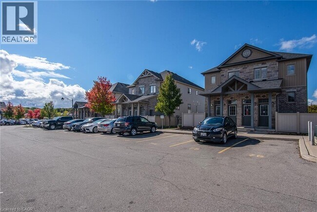 Photo du bâtiment - 388 Old Huron Rd