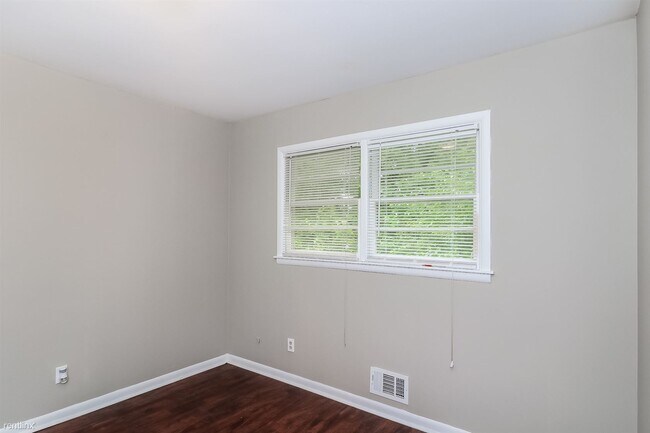 Building Photo - 3 br, 2 bath House - 3480 CREIGHTON Road SW