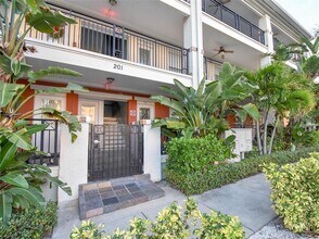 Building Photo - 201 6th St S