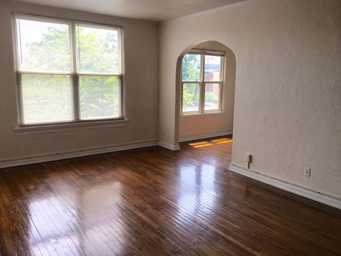 Foto principal - 57 E 38th St