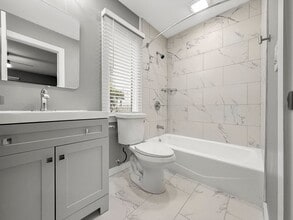 Interior Photo - Elizabeth Green