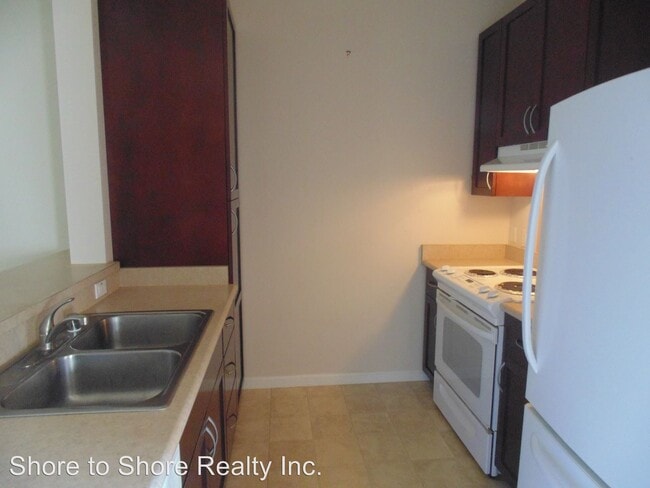 Building Photo - 215 Hooulu Ln