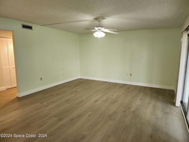 Foto del edificio - 5801 N Atlantic Ave