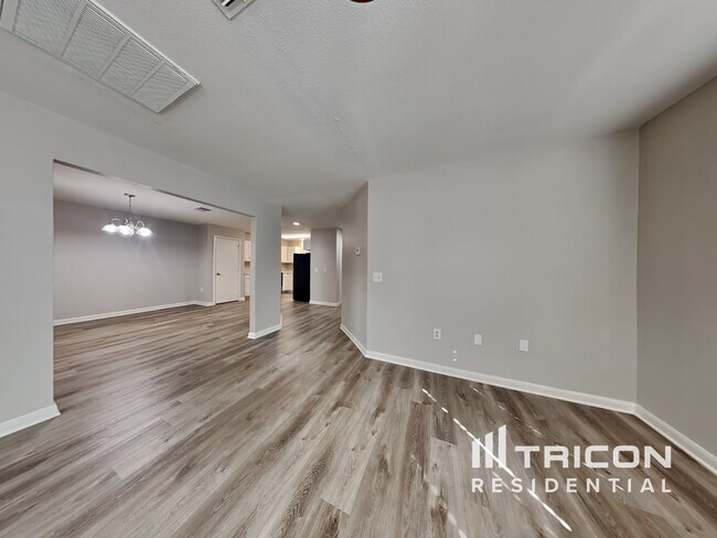 Building Photo - 7030 Hallie Ridge San Antonio TX