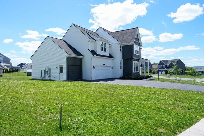 Foto del edificio - 245 Hollyhock Dr