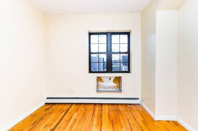 Foto del edificio - 1802 Matthews Ave